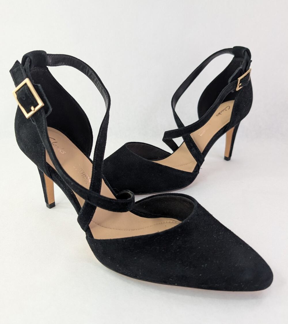 NEW Clarks Laina85 Cross Strappy Closed Toe Pump Black Suede Size 9.5M